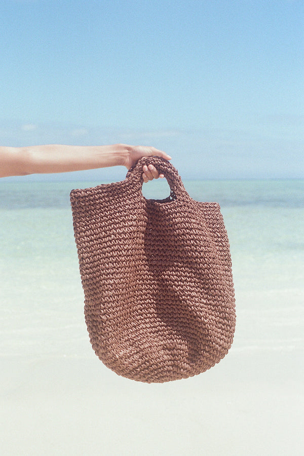 Round straw clearance tote bag